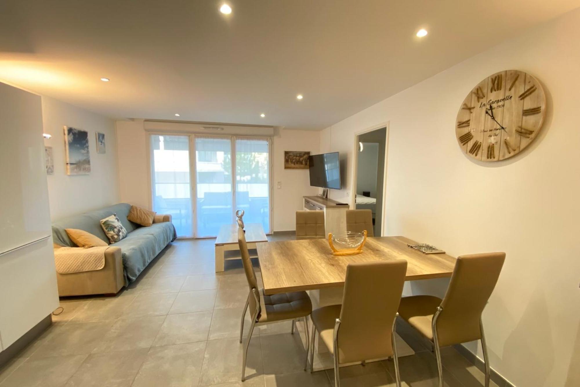 06ba - New 300m From The Apartment *