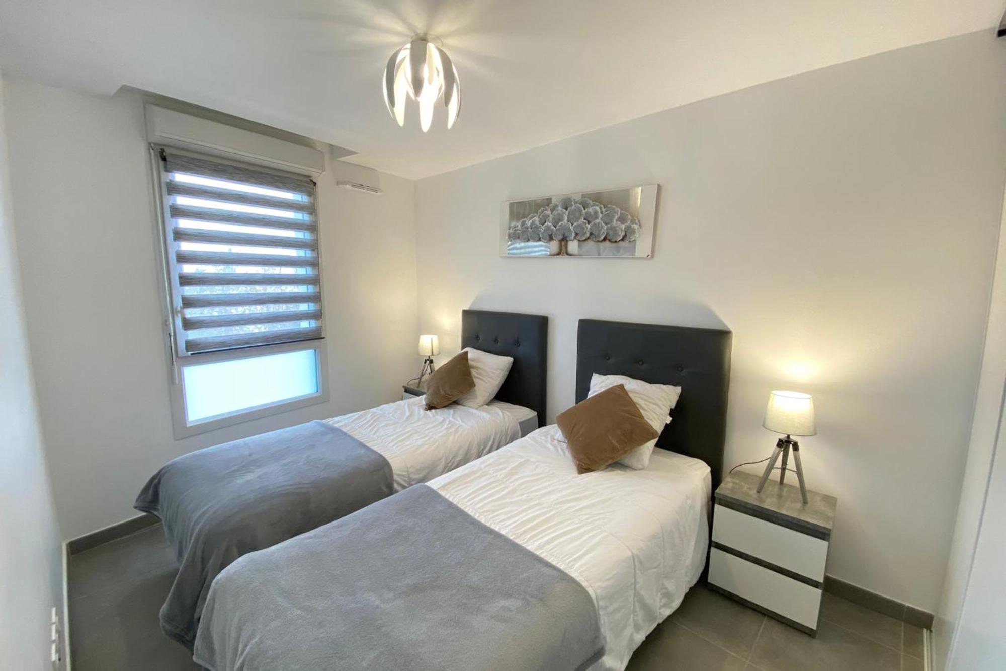 06ba - New 300m From The Villeneuve-Loubet